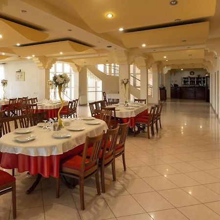 Hotel Denis Danes Bagian luar foto